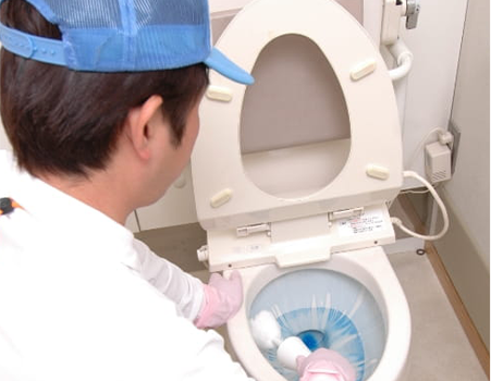 特長2のイメージ: トイレ清掃